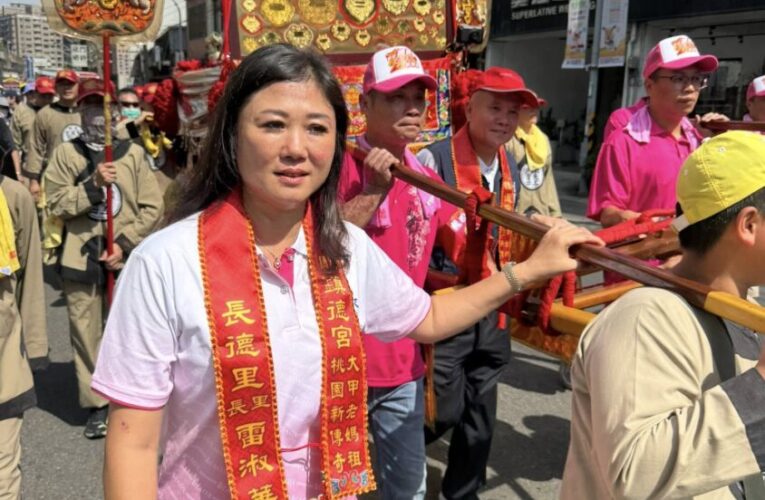 新春揮毫送祝福　長德里邀書法家寫春聯回饋里民