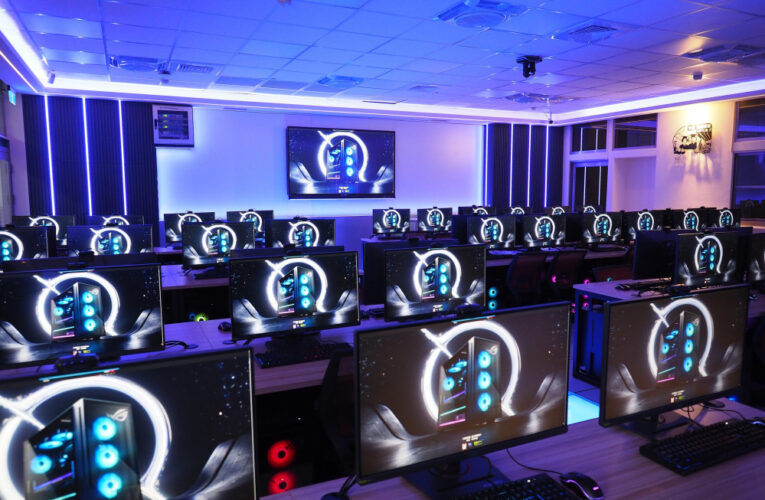 東海已故化工校友之女葉景睿 捐贈35萬美元打造第6間AI PC教室