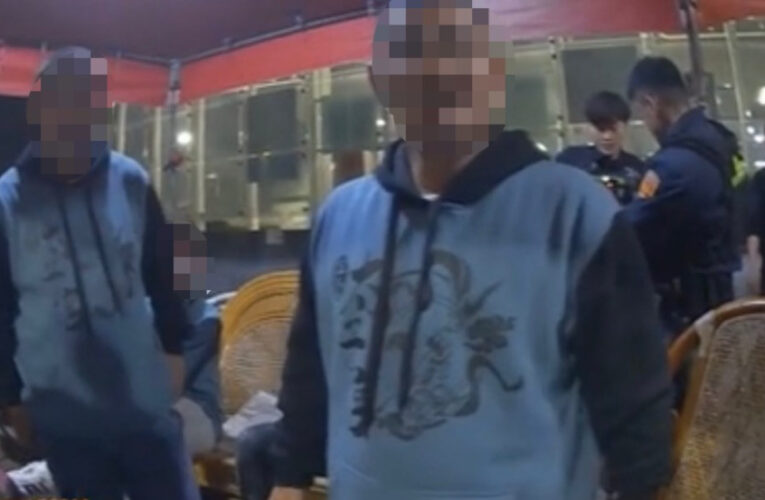 春節治安不打烊  鼓山警方查獲河川街廟前聚賭案