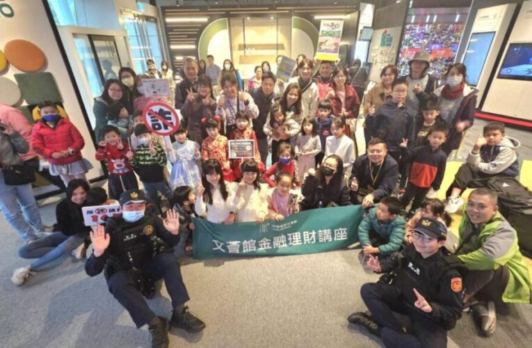 「投籃機」打詐樂一下！南港警重要節日安全防詐宣導！