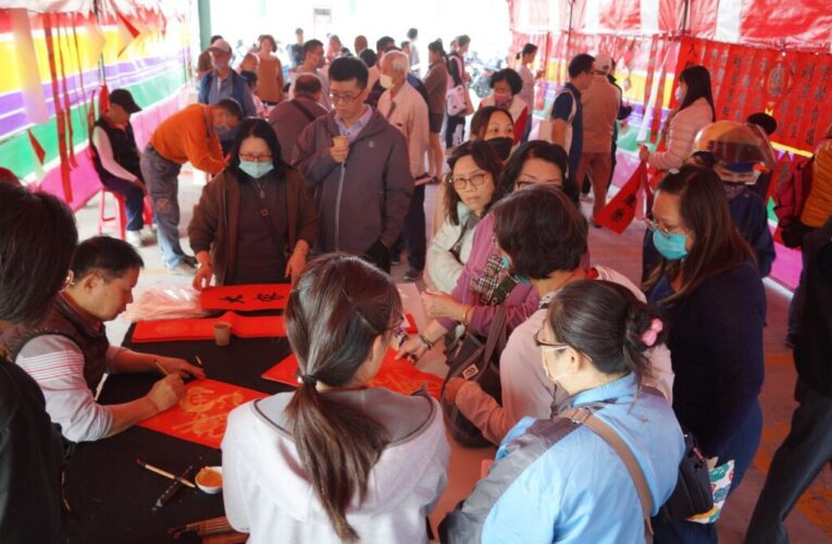 喜迎馬年！中油石化事業部邀7位名師揮毫春聯贈鄉親