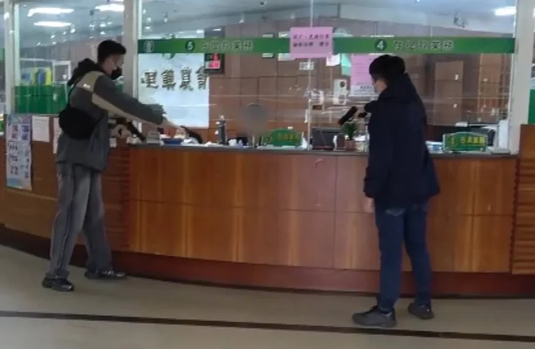 年關將近護治安　埔里分局金融防搶演練　逼真登場