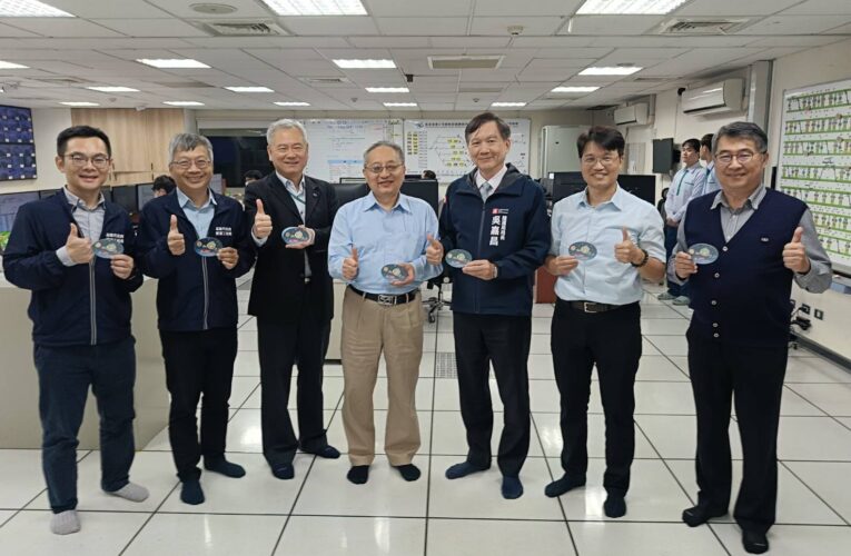 高雄輕軌年運量挑戰新高峰！局長吳嘉昌督導春節營運整備 同步推進增購新車提昇營運品質