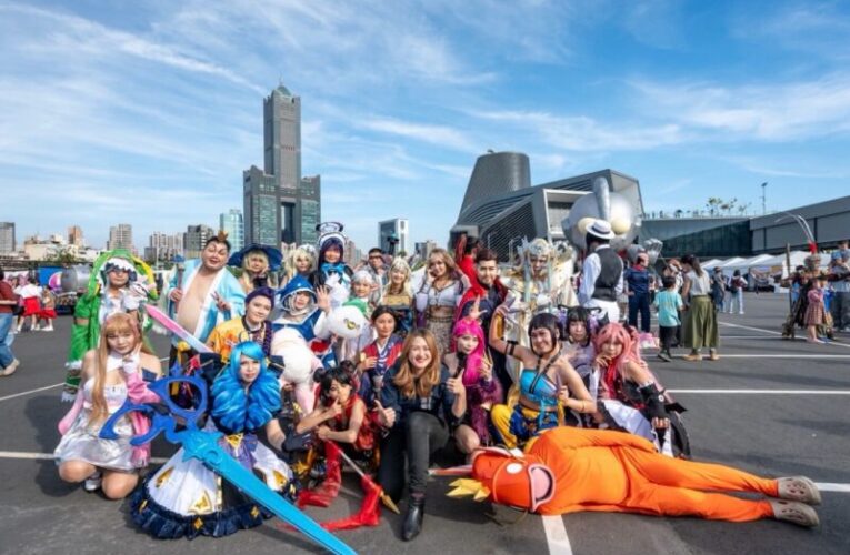 冬日遊樂園情人節吸引上萬遊客  十米初代超人氣膜升空驚艷全場