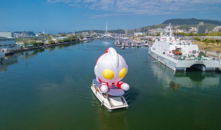 高雄冬日遊樂園驚喜彩蛋  Q版超人力霸王遊愛河灣引打卡熱潮