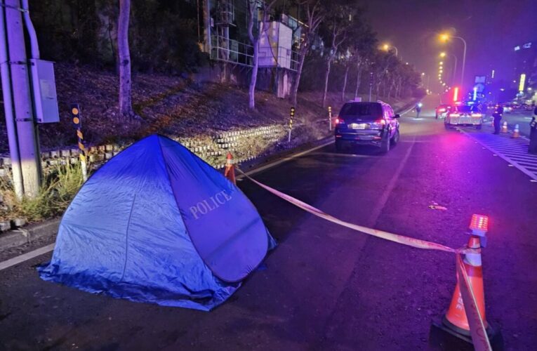 行人過馬路突然昏倒 遭三車輾壓致死 依過失致死罪將依過失致死罪嫌，移請高雄地檢署偵辦嫌 移請高雄地檢署偵辦