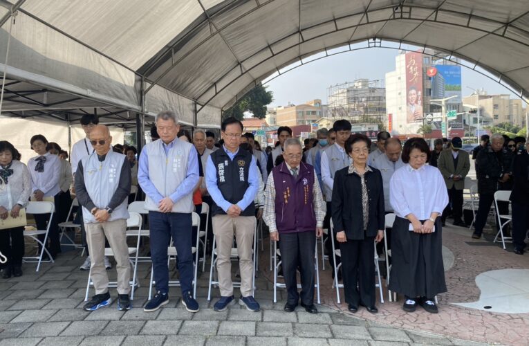 「二二八事件」79週年追思　張啟楷出席嘉義紀念碑前獻花悼念