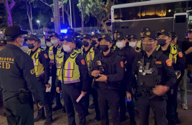 高雄115年「春節加強維安」全面啟動！520名警力首夜擴大臨檢護市民