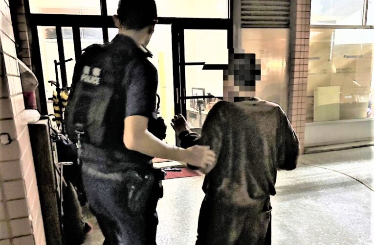 迷途徘徊路旁　北鎮警關懷護送返家