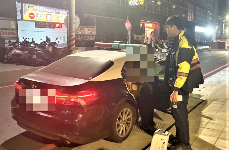 失智翁迷途街頭　長榮警即時協助返家