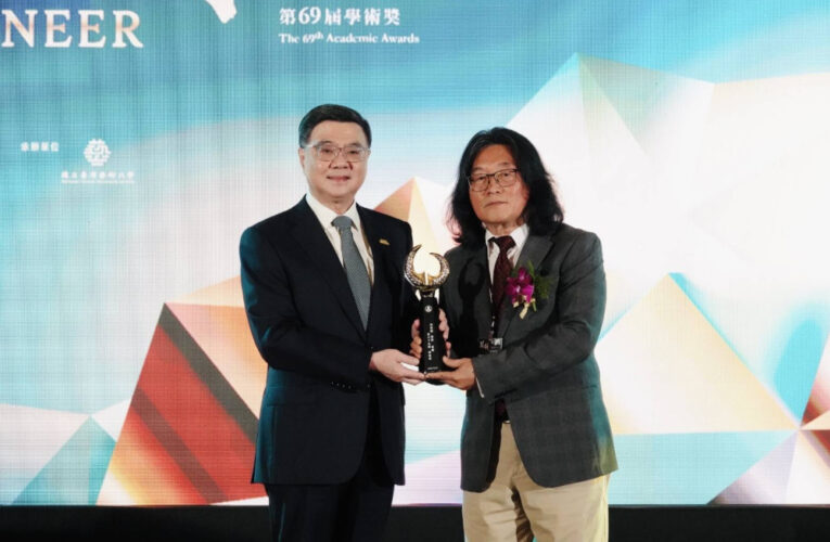 大學教授捐出百萬助學子  東海何萬順獲教育部獎金  分文不留全數奉獻