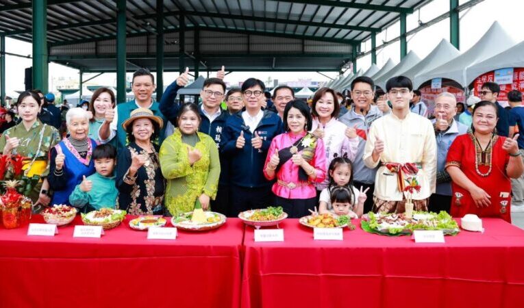 2026林園洋蔥節熱鬧登場  陳其邁下田「ㄎㄠ蔥頭」