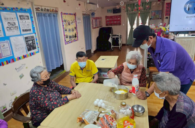 彰榮日照長輩化身點心大師 創意鮮果鬆餅健康美味加分