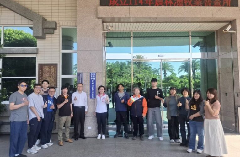 「屏東市農林漁牧業普查所」公所大門正式掛牌