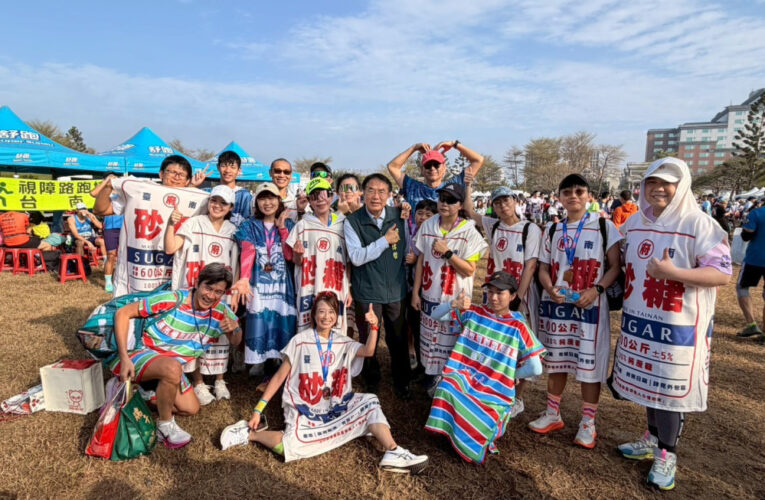 2.5萬跑者湧入府城！2026台南古都馬拉松今晨起跑 牛肉湯美食補給大獲好評