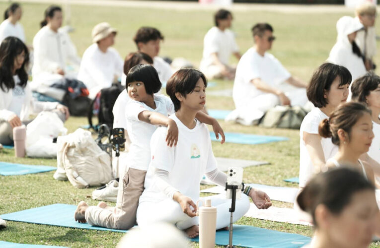 每一筆畫都有溫度！Mukasa白色瑜珈展現原創設計美學