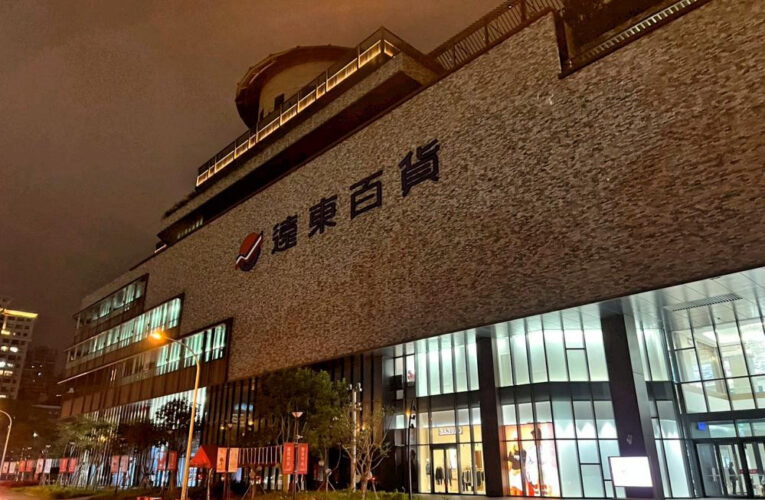 響應全球環保行動　竹北遠百關燈一小時並推動促進織物循環再利用