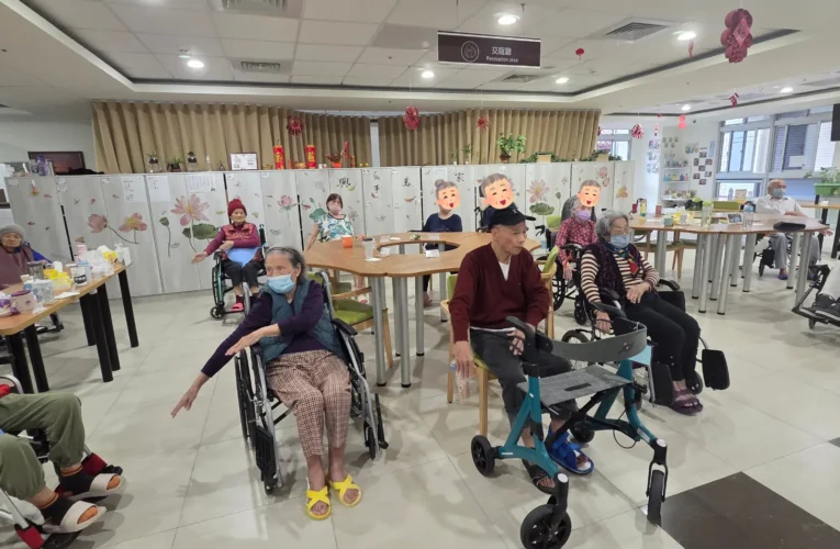 蘭陽仁愛之家長照中心社團活動伸展操時間　長者跟著節奏舒展心情