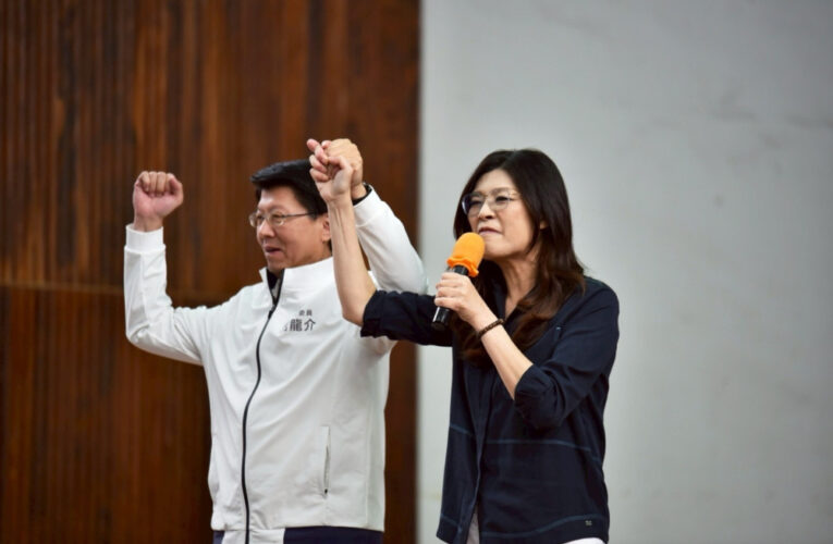 藍營台南新春團拜展現凝聚力！鄭麗文看好「黃金交叉」 謝龍介祭百億育兒紅包