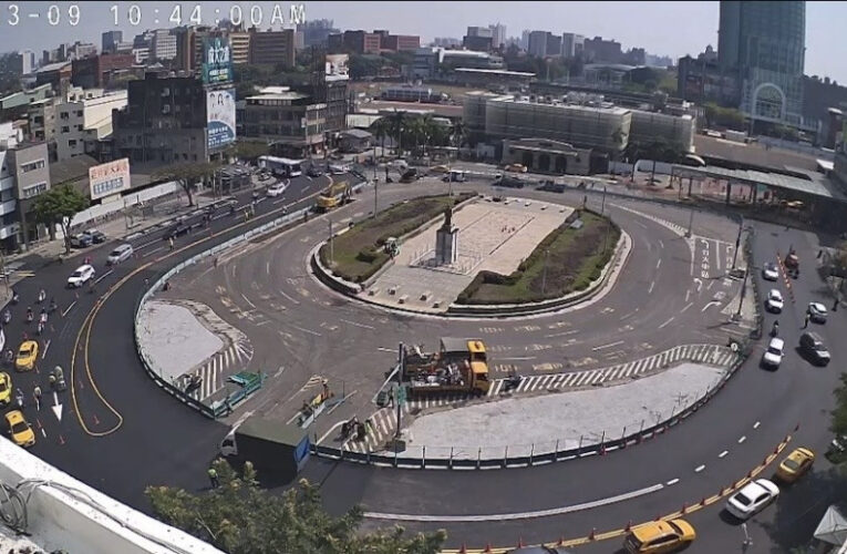 臺南火車站前廣場改造工程第二階段完工 上班日交通順暢