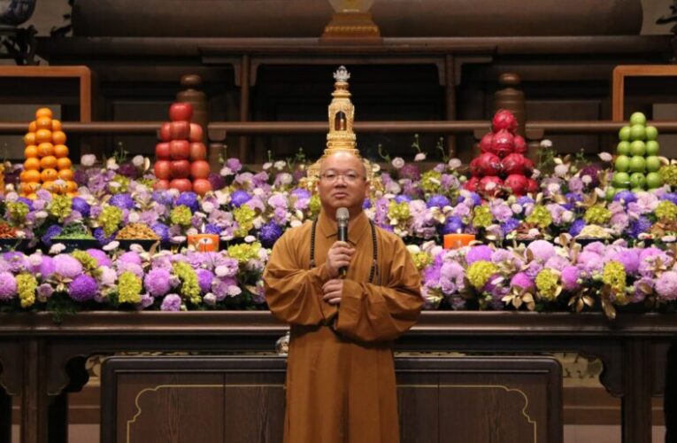 中華郵政發行「傳燈六十．百年仰望郵票」 傳承人間佛教善美價值