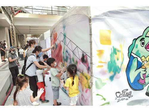 屏東縣立美術館開館 屏菸園區同步開放迎人潮