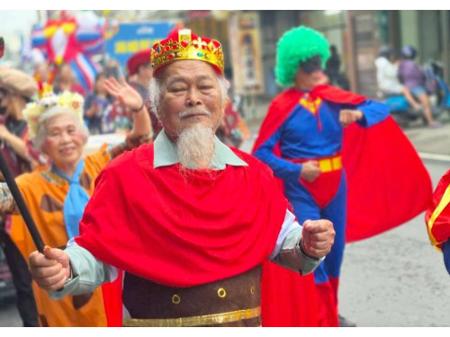 從輪椅到冠軍舞台.彌陀元宵踩街見證長輩生命力