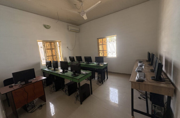 高雄市議員黃柏霖：智慧光明燈抵達奈及利亞!