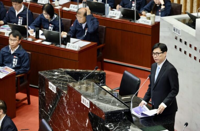 高雄市長陳其邁赴議會報告、細數施政成果