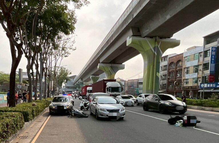 擦撞後又開門釀二次事故　楠梓3機車連環倒地釀傷