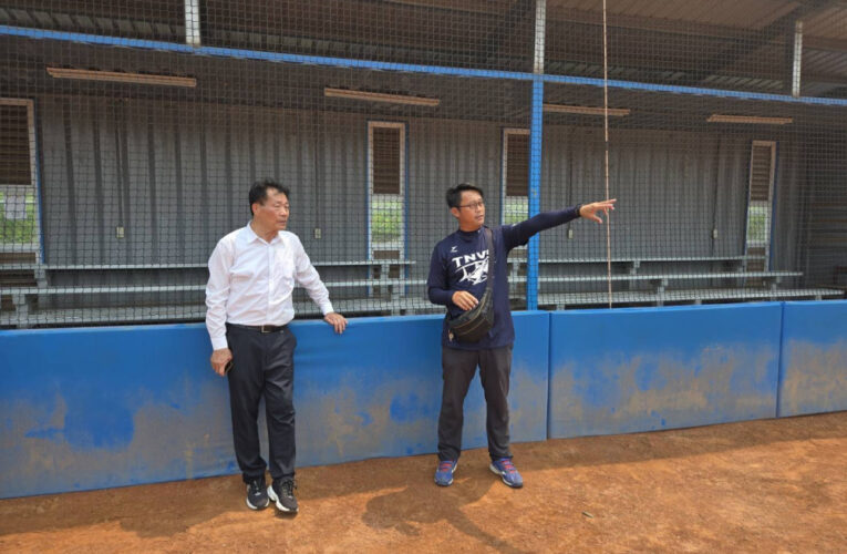 台南市政府體育局會勘棒球場 提升場地品質與安全