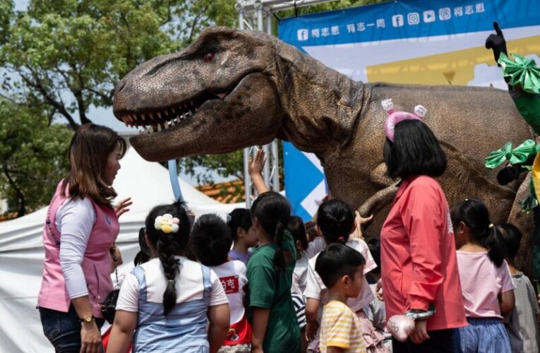 「笑得真柯愛」柯志恩鳳山與親子同樂 承諾打造「喘息空間」照顧家長