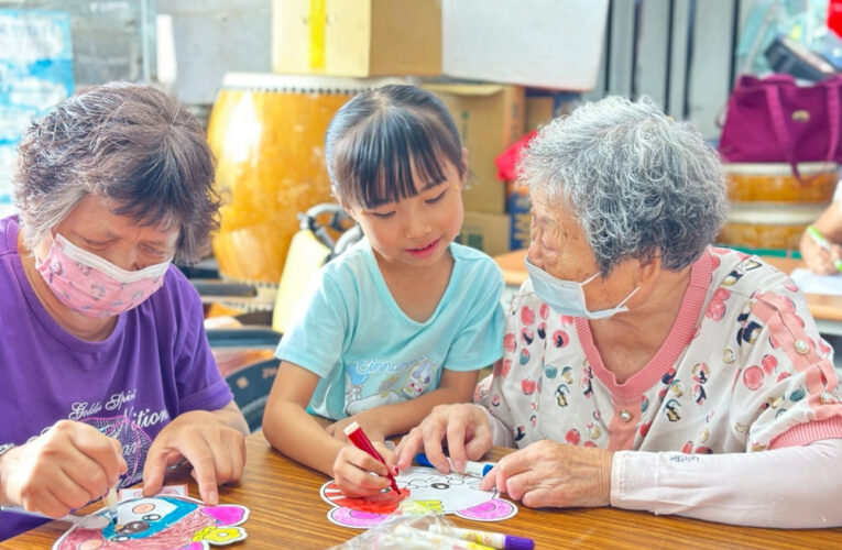 全國最多！中市文康車深入社區20年 就近提供長輩多元樂齡生活