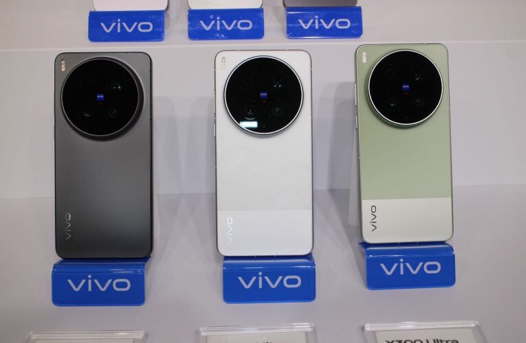 口袋裡的專業攝影機！重量級旗艦 vivo X300 Ultra 攜手精巧旗艦 FE 亮相