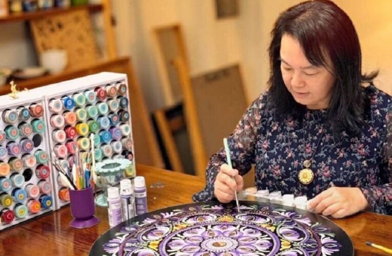 點亮內在的圓與光！「美國 IAPC 點點色彩能量曼陀羅師生聯展」4/25 溫暖登場