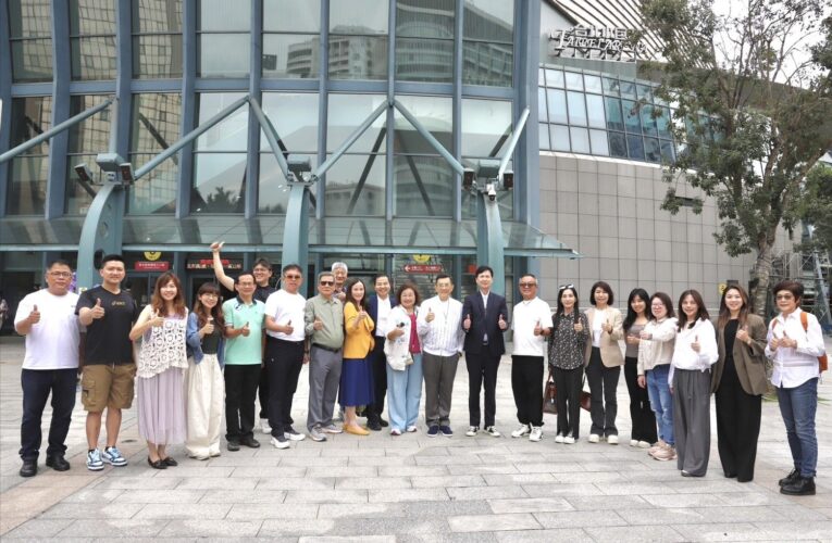 小巨蛋變身議會現場　新竹市67人團參訪氣氛熱絡