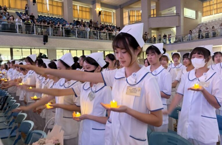 點亮南丁格爾之光  輔英科大「115年度護理系成年暨加冠導光典禮」登場