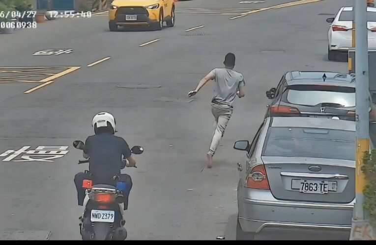 烈日燙腳狂奔也逃不了！赤腳狼狽逃命　鳳警神預判圍捕通緝犯再起毒品