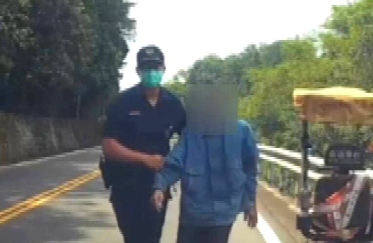 老翁想兒子騎醫療代步車探尋累停路邊　埔里警暖心送回　