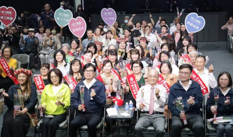 培育子女有成、推動原民文化充滿力量 高雄5位原力Ina獲頒模範母親