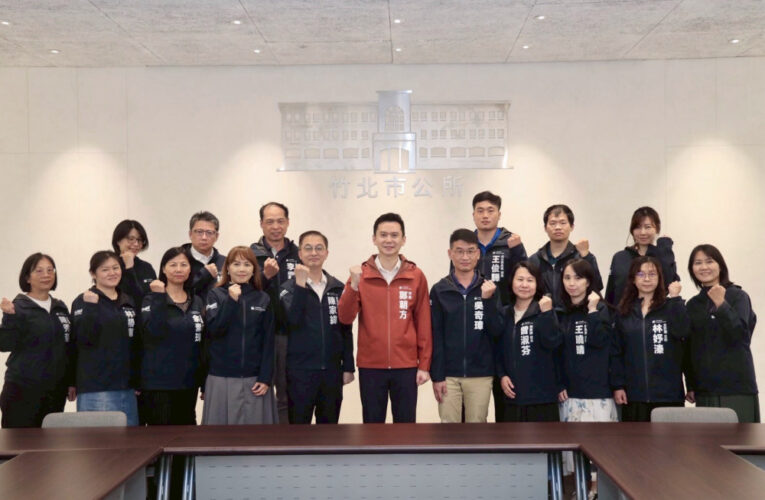 竹北市公所每員服務逾2,600市民負荷冠全台　鄭朝方市長領軍不可能任務 