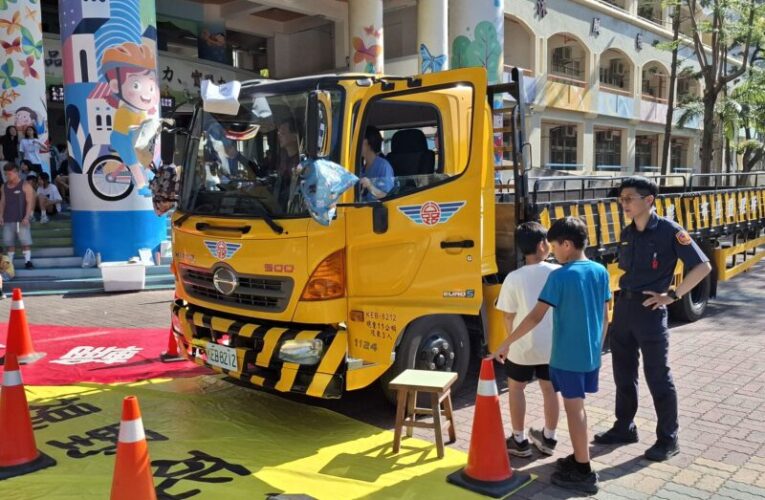 高雄市區監理所大型車開進校園　實境體驗視野死角及內輪差