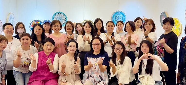 點亮藝術與愛的力量！第二屆「IAPC點點色彩能量曼陀羅師生聯展」圓滿落幕