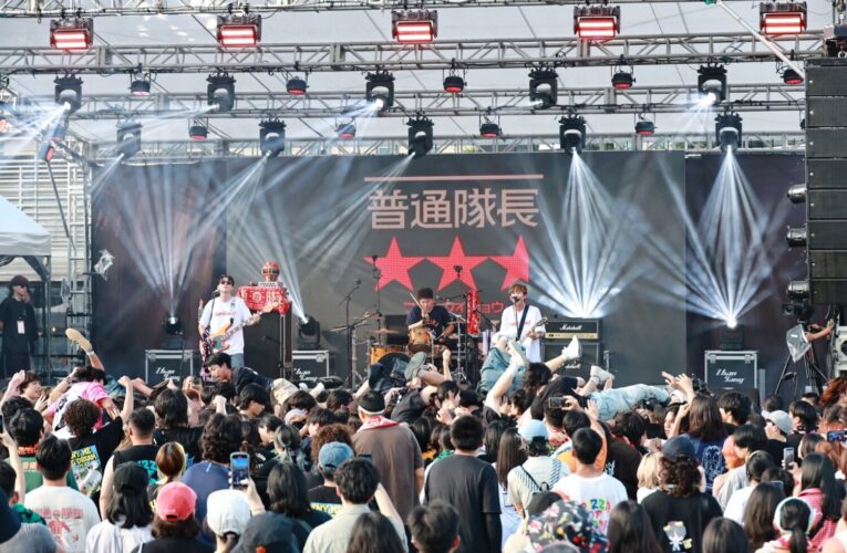 基隆港邊變身搖滾舞台　「愛嶼搖滾」吸7萬樂迷朝聖