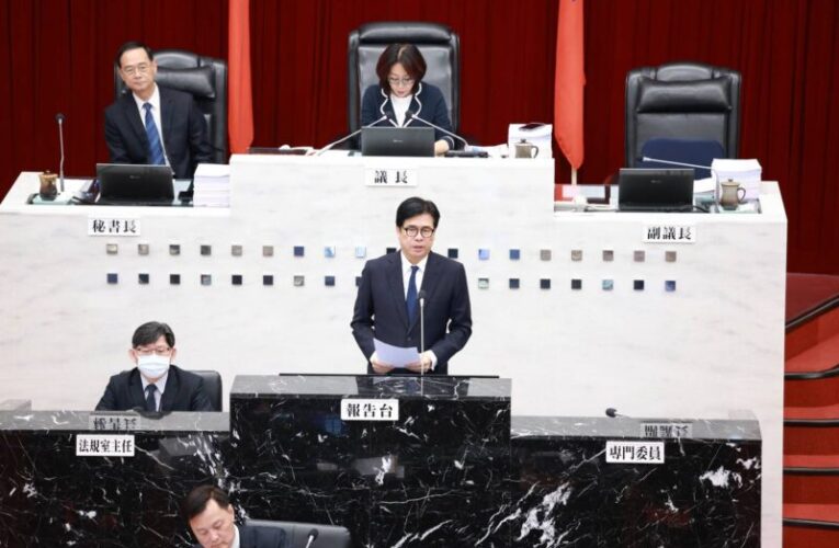 陳其邁率團隊赴議會說明追加預算  落實四大市民優先策略