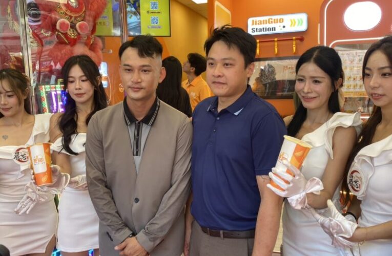 北回果飲建國店美味開幕　打卡送果飲吸引民眾排隊嚐鮮