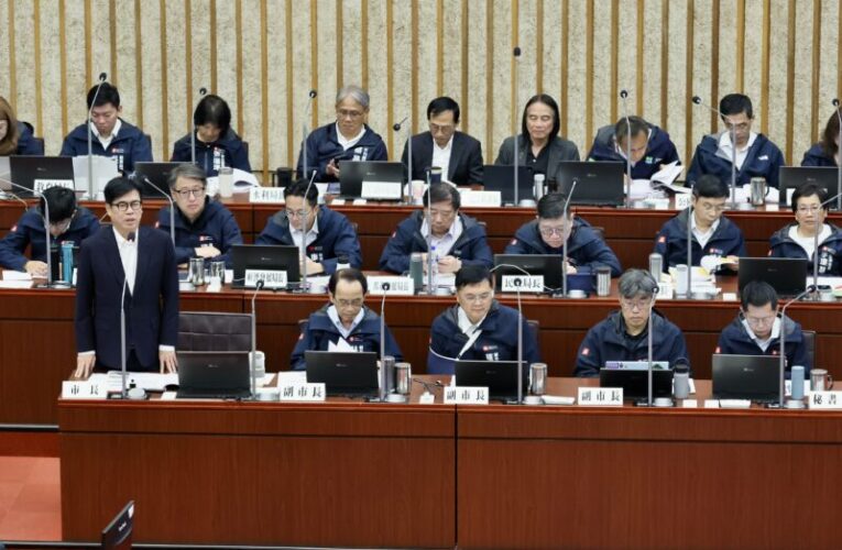 高雄敬老卡改每月600點 陳其邁：精算財源後規劃調升重陽敬老金