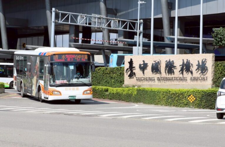 暖心背負身體不適乘客就醫　台中公車駕駛善舉感動全車乘客