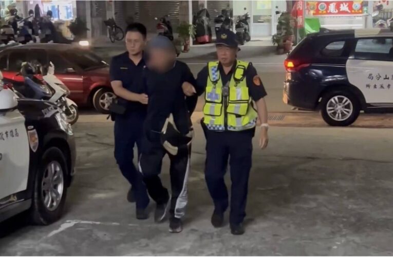 53歲男欠債鋌而走險 持玻璃醬油瓶重擊水果攤老闆娘頭部奪走3萬餘元 熱心民眾飛車追捕強盜送警法辦