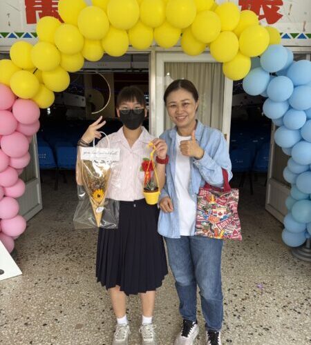 鳳凰花開迎夢想展望會伴屏東266位弱勢學子迎畢業  少女錄取空軍官校盼用未來守護家人